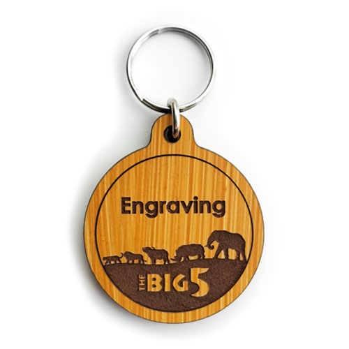 Round personalised keyring featuring Africa’s Big 5 animals – engraved custom keyring made from natural wood